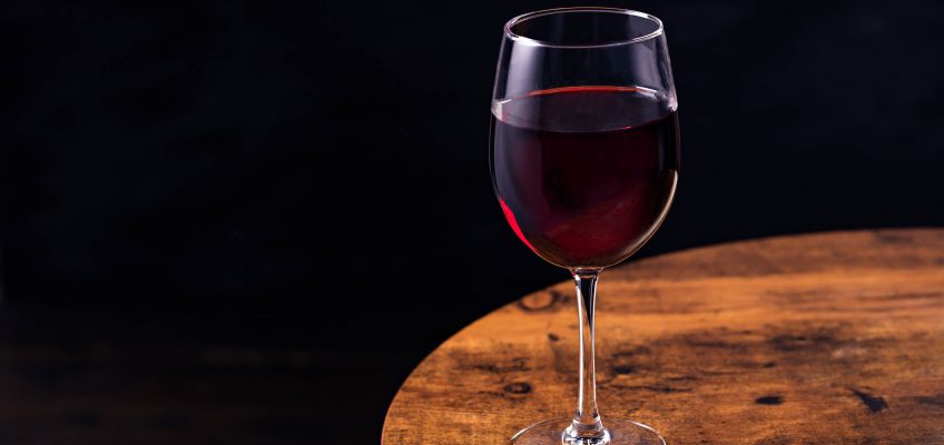 Refreshing red wine glass - The Iberians