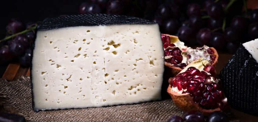 Cured sheep cheese - The Iberians